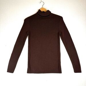 Uniqlo Turtle Neck Ribbed Fine Merino Wool Sweater Office Minimalist